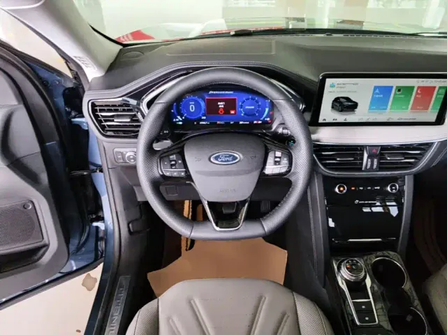 Ford Escape — Фото автомобиля 10