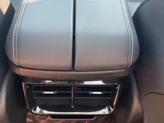 Geely Boyue L — Фото автомобиля 18