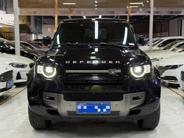 Land Rover Defender — Фото автомобиля 2
