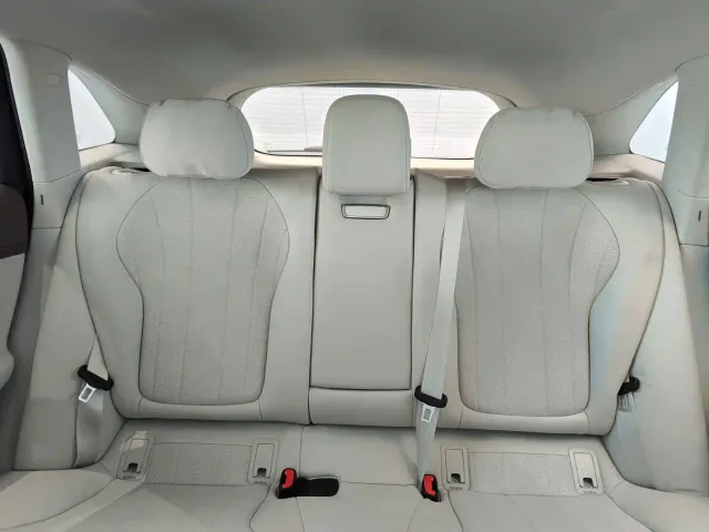 Mercedes-Benz EQE SUV — Фото автомобиля 7