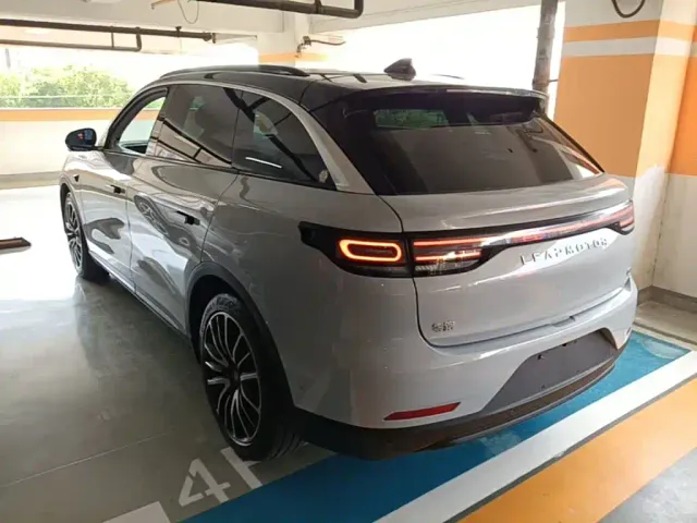 Leapmotor C11 — Фото автомобиля 4