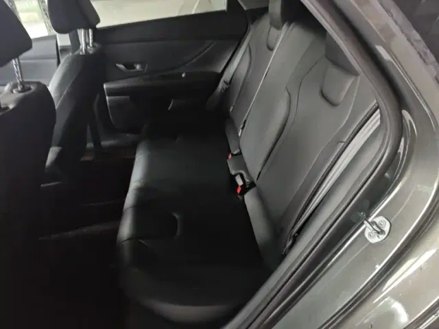 Hyundai Elantra — Фото автомобиля 16