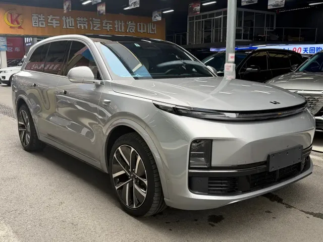 Li Auto L8 — Фото автомобиля 3