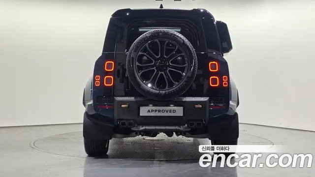 Land Rover Defender — Фото автомобиля 6