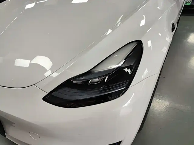 Tesla Model Y — Фото автомобиля 23