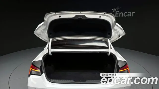 Hyundai AVANTE Avante (CN7) — Фото автомобиля 20