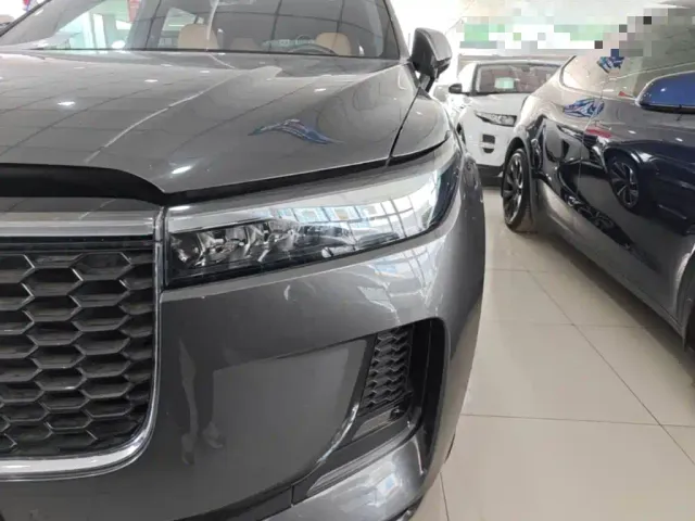 Li Auto ONE — Фото автомобиля 23