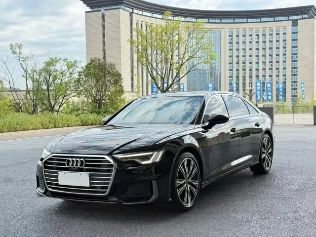 Фотография автомобиля — Audi A6L