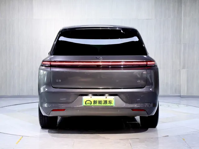 Li Auto L8 — Фото автомобиля 6