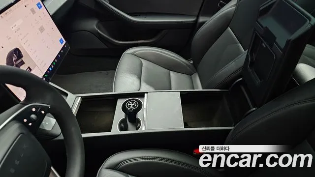 Tesla Model 3 — Фото автомобиля 29