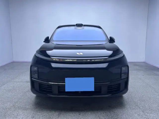 Li Auto L7 — Фото автомобиля 2