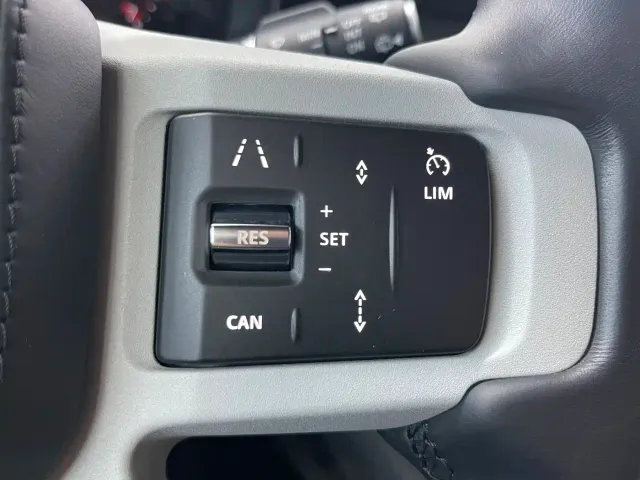 Land Rover Defender — Фото автомобиля 7