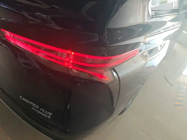 Toyota Sienna — Фото автомобиля 7