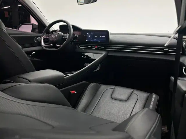 Hyundai Elantra — Фото автомобиля 18
