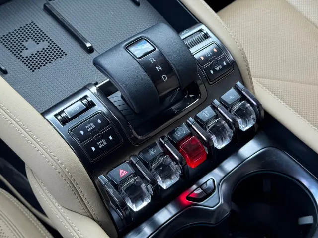 BYD FangChengBao Leopard 5 — Фото автомобиля 12