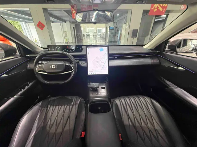 Changan Qiyuan A05 — Фото автомобиля 6