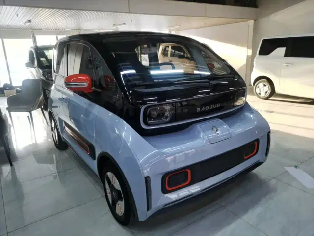 Baojun KiWi EV — Фото автомобиля 3