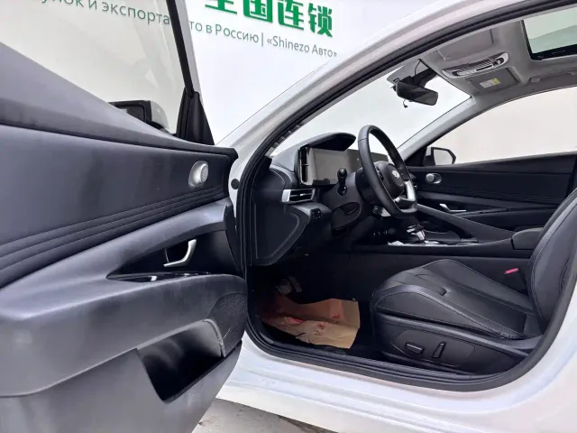 Hyundai Elantra — Фото автомобиля 17