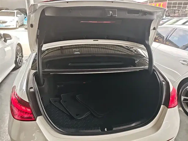 Mercedes-Benz C-Class — Фото автомобиля 18