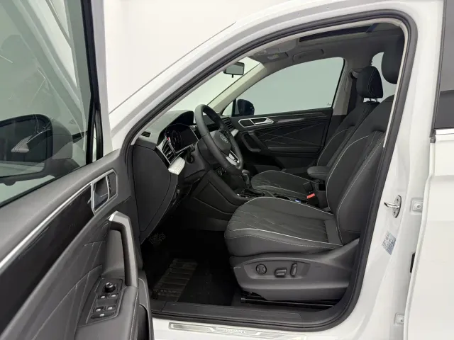 Volkswagen Tiguan L — Фото автомобиля 23