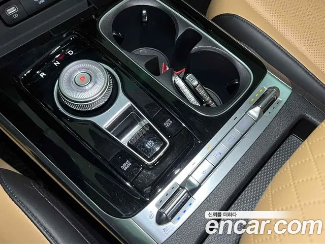 Kia Carnival Generation 4 — Фото автомобиля 13