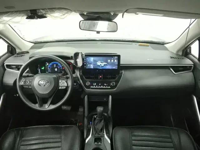 Toyota Corolla Cross — Фото автомобиля 12