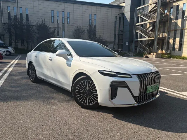 Roewe M7 DMH — Фото автомобиля 3
