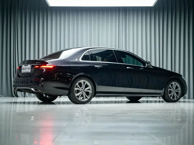 Mercedes-Benz E-Class — Фото автомобиля 10