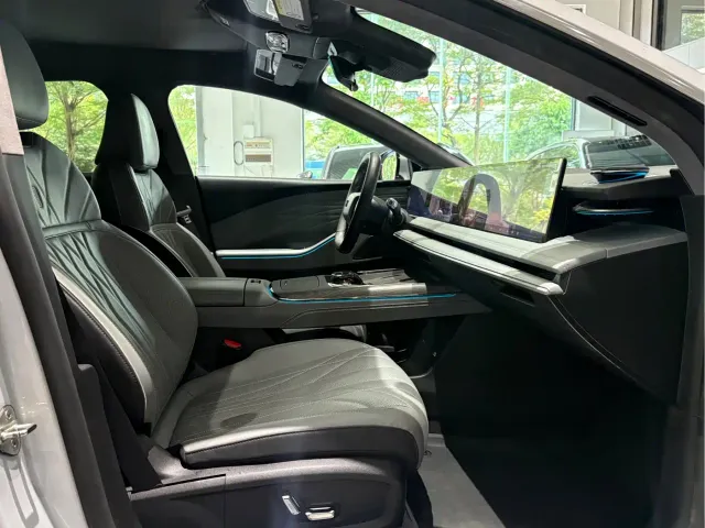 Geely Galaxy E8 — Фото автомобиля 17