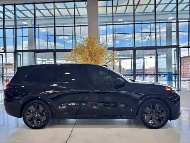 Li Auto L9 — Фото автомобиля 4