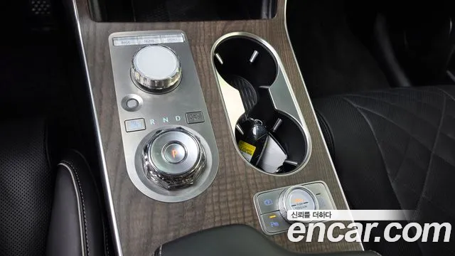 Genesis GV80 — Фото автомобиля 12
