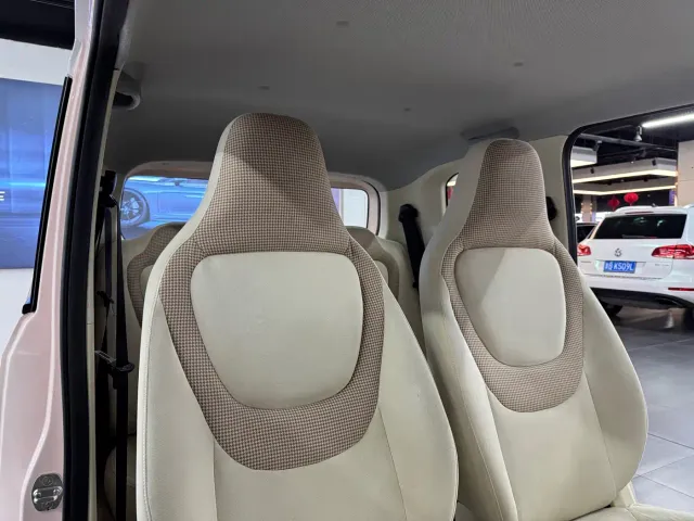 Wuling Hongguang Mini EV — Фото автомобиля 11