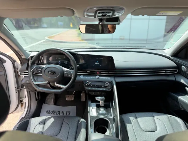 Hyundai Elantra — Фото автомобиля 17
