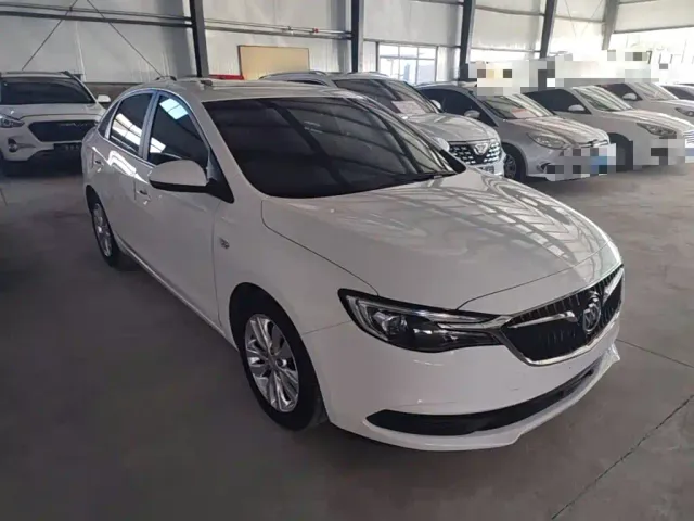 Buick Excelle — Фото автомобиля 3