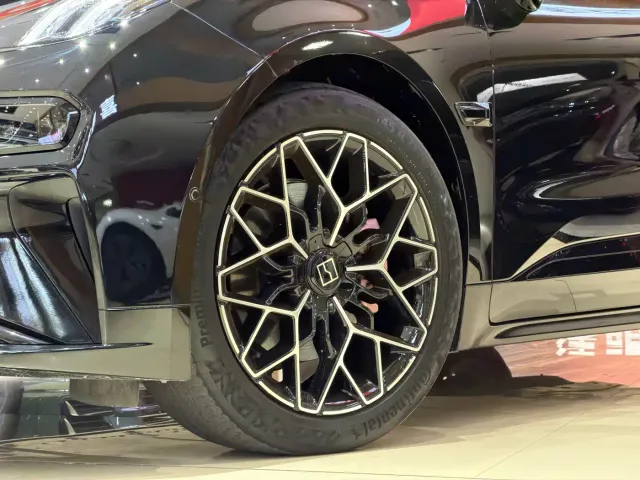Zeekr 001 — Фото автомобиля 18