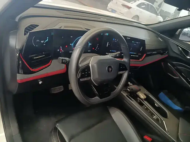 Changan X5 Plus — Фото автомобиля 9