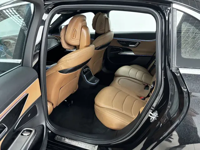Mercedes-Benz E-Class — Фото автомобиля 20