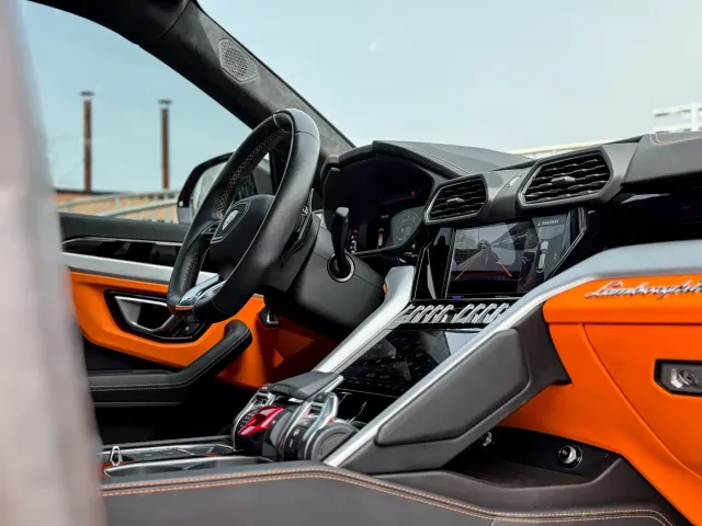 Lamborghini Urus — Фото автомобиля 10