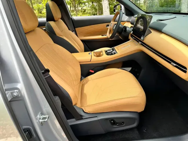 Geely Galaxy Starship 7 EM-i — Фото автомобиля 27