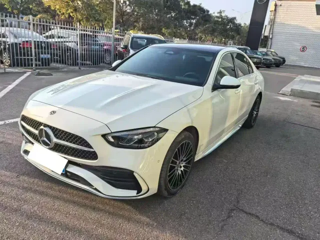 Фотография автомобиля — Mercedes-Benz C-Class