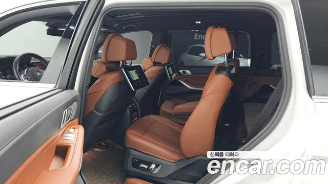 BMW X7 — Фото автомобиля 11