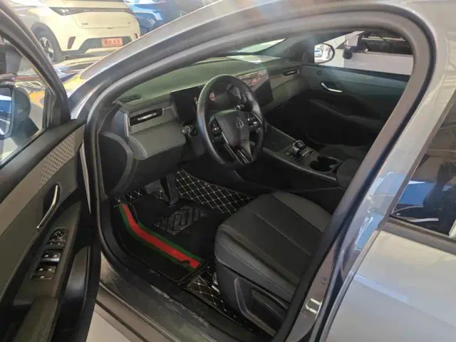 BYD Qin PLUS — Фото автомобиля 8