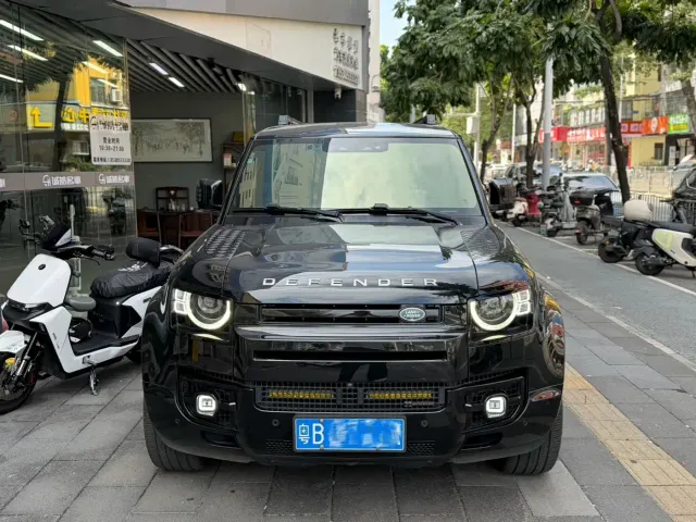 Land Rover Defender — Фото автомобиля 2