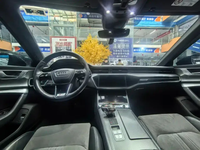 Audi A6L — Фото автомобиля 9