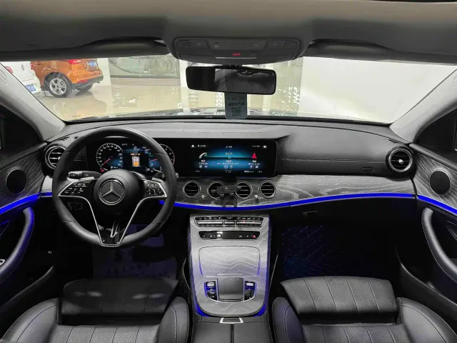 Mercedes-Benz E-Class — Фото автомобиля 5