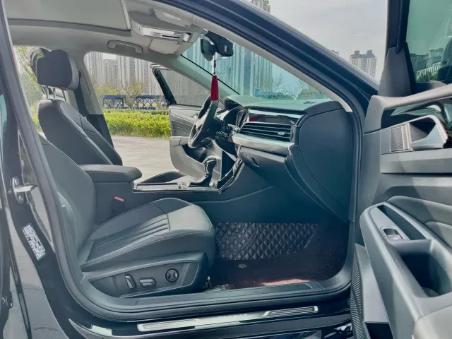 Volkswagen Passat — Фото автомобиля 10