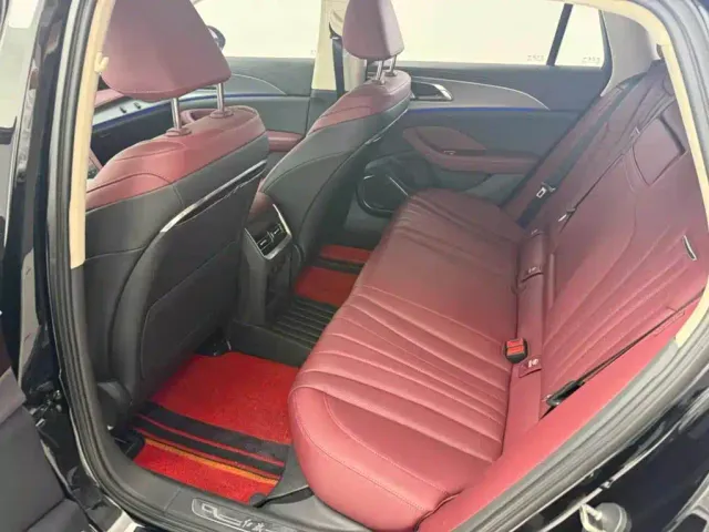 Hongqi H5 — Фото автомобиля 6