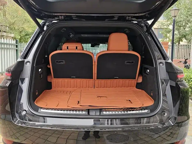 Li Auto L9 — Фото автомобиля 4