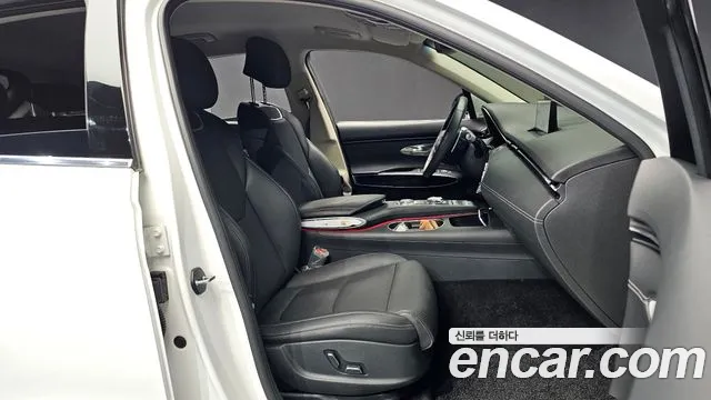 Genesis GV70 — Фото автомобиля 17