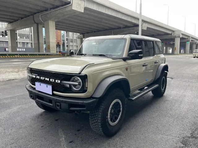 Ford Bronco — Фото автомобиля 18